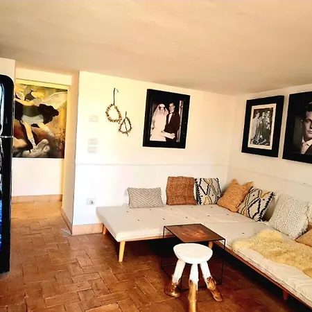 Lägenhet La Piccola Casa Design House Nel Centro Storico Con Giardino Privato E Camino
